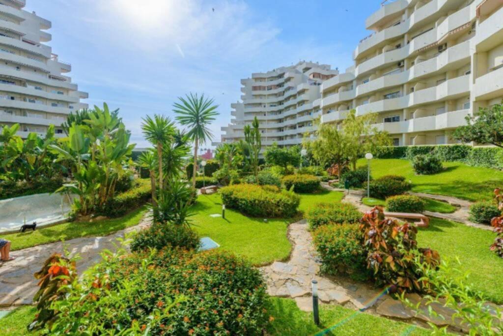 Apartamento 215. Primera Linea De Playa. Benalmadena Ngoại thất bức ảnh
